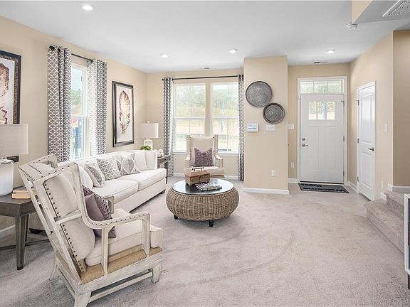 5th image of 219 Goldenstar Ln