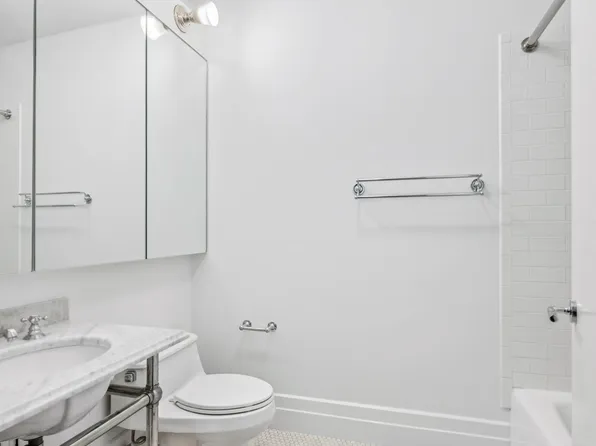 1 Main Street image 14 of 22