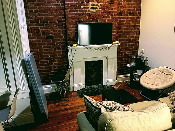 2nd image of 212 W Broad St APT 1