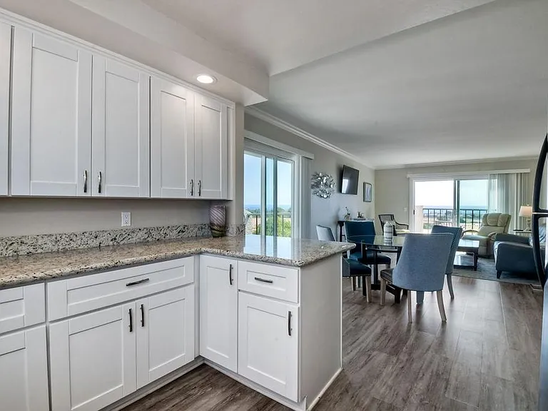 6677 Paseo Del Norte #B — Photo 3