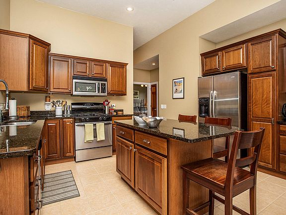 4th image of 8711 Camomile Dr