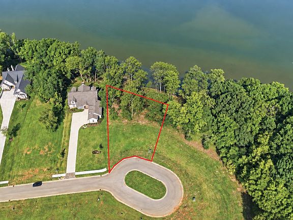 4th image of 2061 Mockingbird Ln