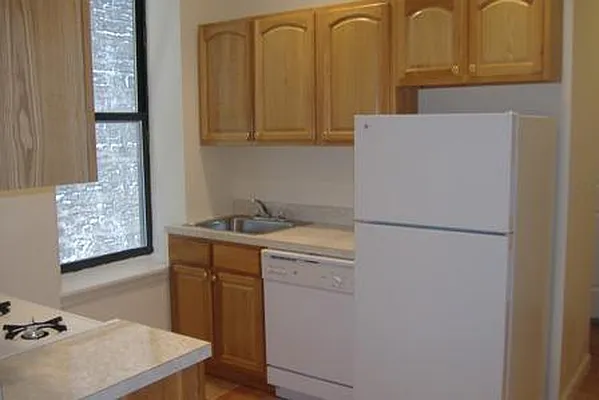 Rented by Town Residential | media 29