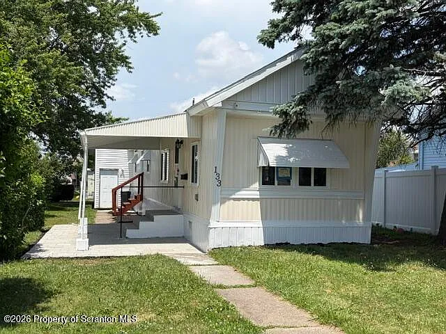 2 bed, 1.0 bath, 782 sqft, $1,350 — Photo 3
