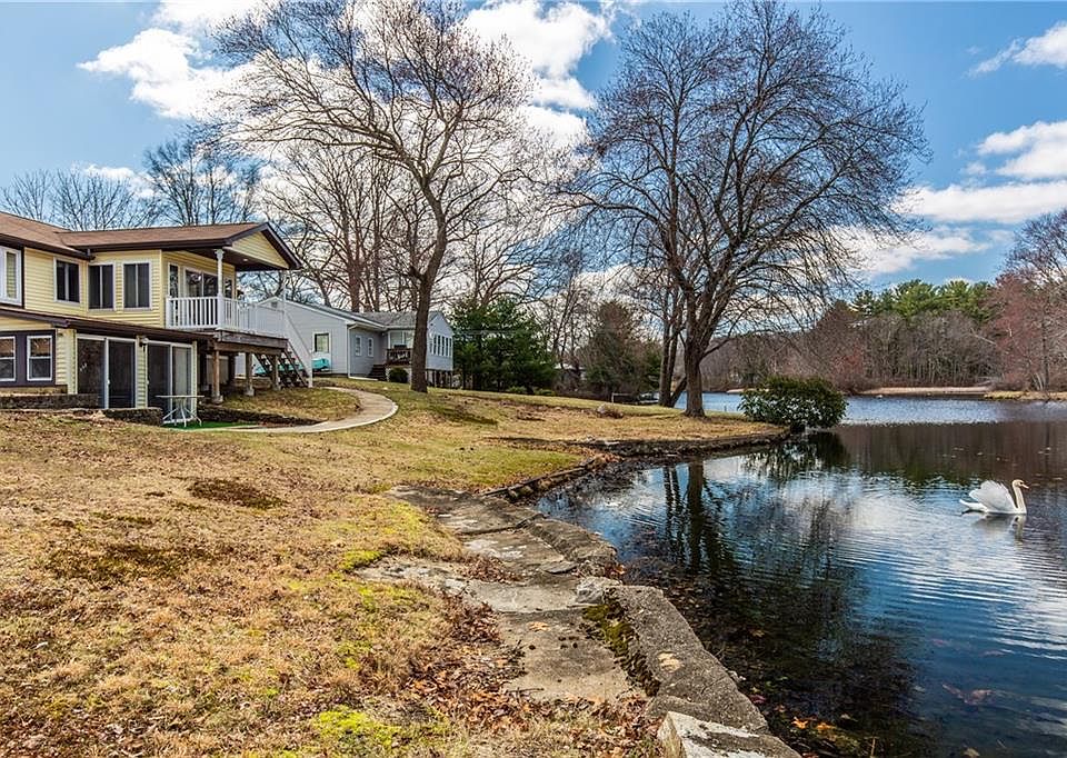 1st image of 13 Breezy Lake Dr