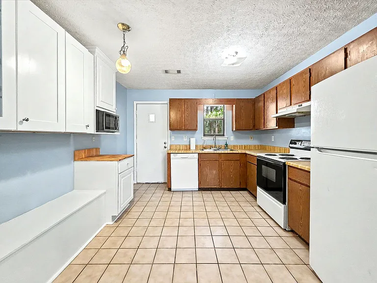 Tibbitts Drive Duplex — Photo 19