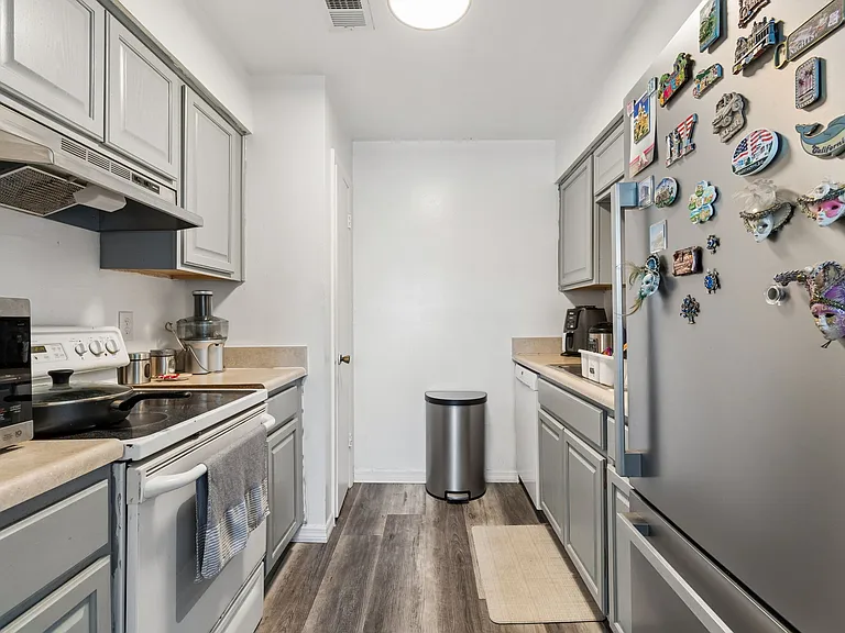 7210 N Manhattan Ave — Photo 7