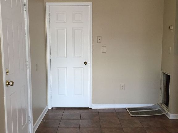 4th image of 109 Park Cir #A