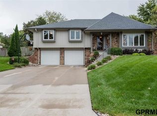 13115 Sky Park Dr, Omaha, NE 68137