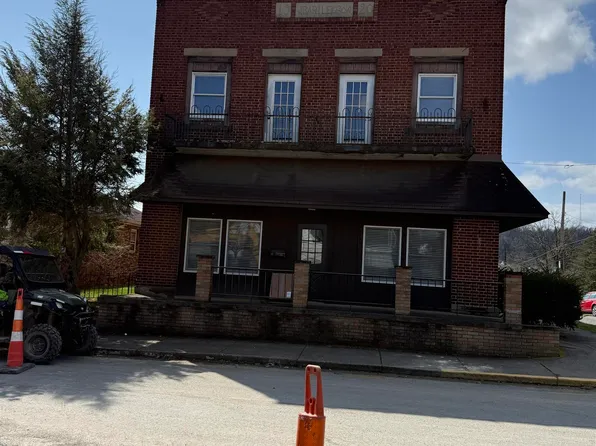 2027 Hamill Ave, Clarksburg, WV 26301