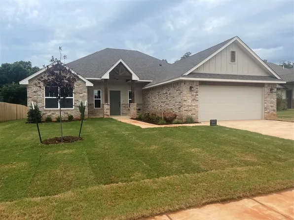 2409 Creekview Dr, Moore, OK 73160