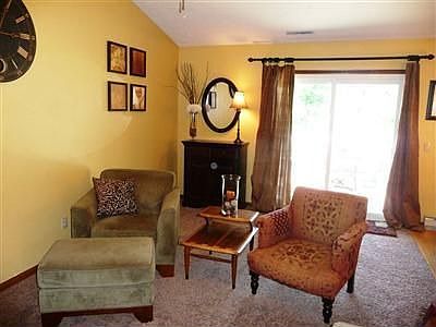 3rd image of 1025 Salem Ct