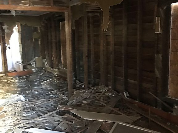 3rd image of 1049 Hugo St SW