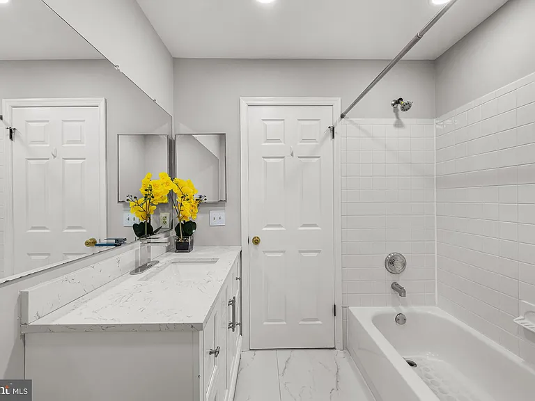 16 Lee Ct — Photo 34