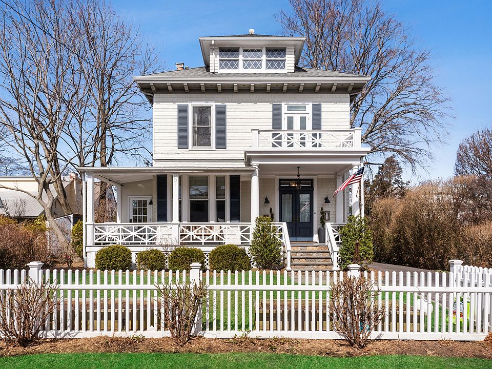 42 Woodbine Avenue