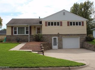545 13th St NE, Owatonna, MN 55060