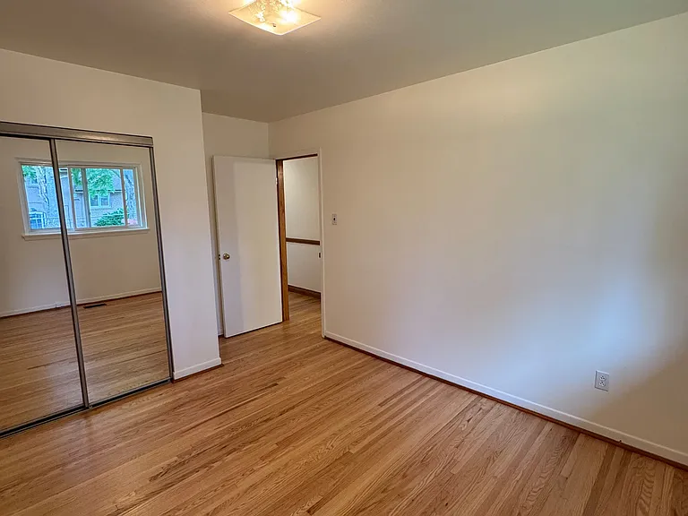 45 Sherwood Forest Dr — Photo 9
