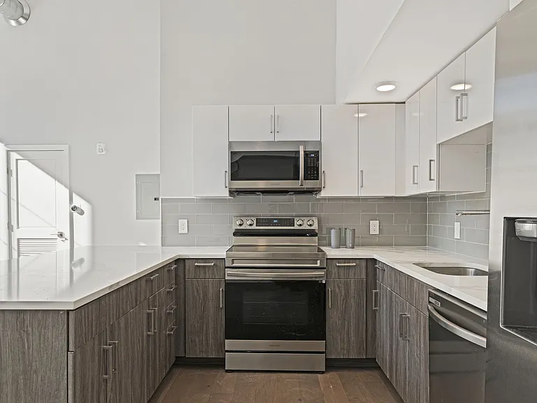 4649 Umbria St #101 — Photo 8