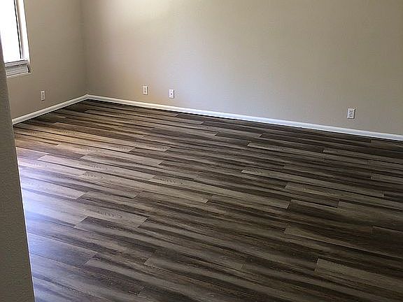 5th image of 2926 N 108th Ave