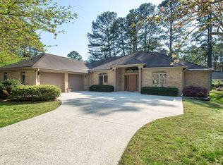 100 Stumpy Lake Ct, Suffolk, VA 23434