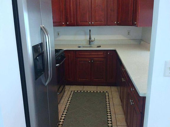 4th image of 803 Sara Cir