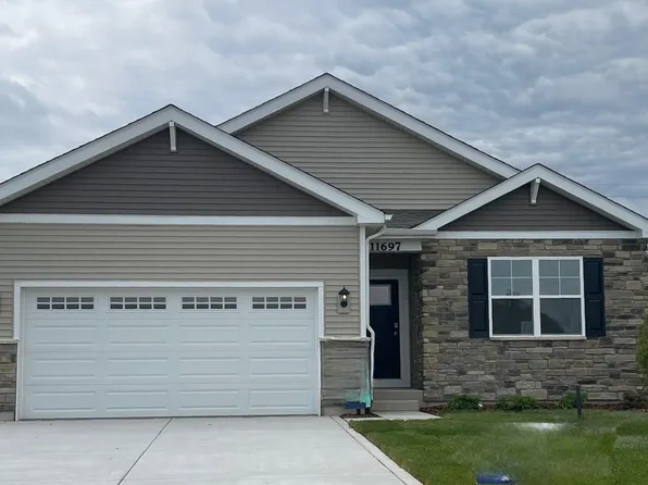 11697 Newton Ct, Winfield, IN 46307