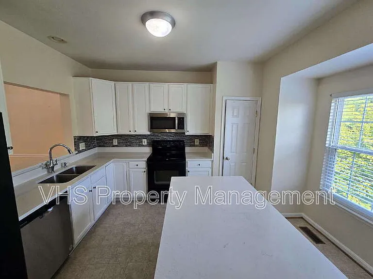6186 Library Ln — Photo 20