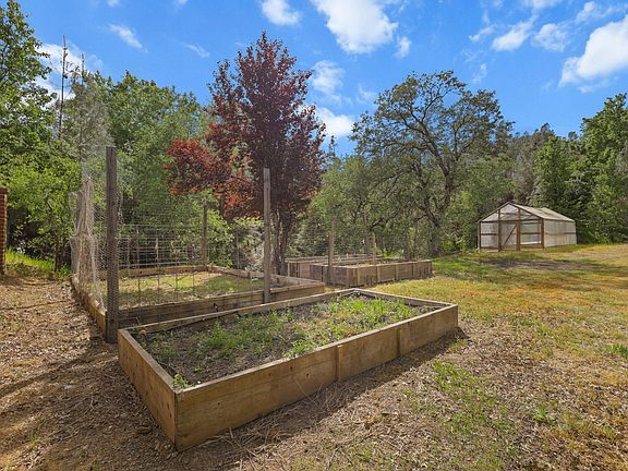 3rd image of 4550 Placer Rd