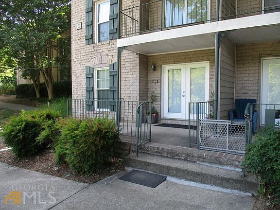 2nd image of 2805 NE Expy NE APT C13