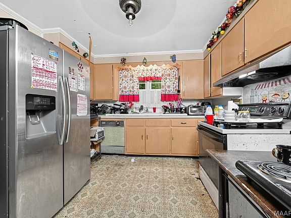 3rd image of 31 Forrest St