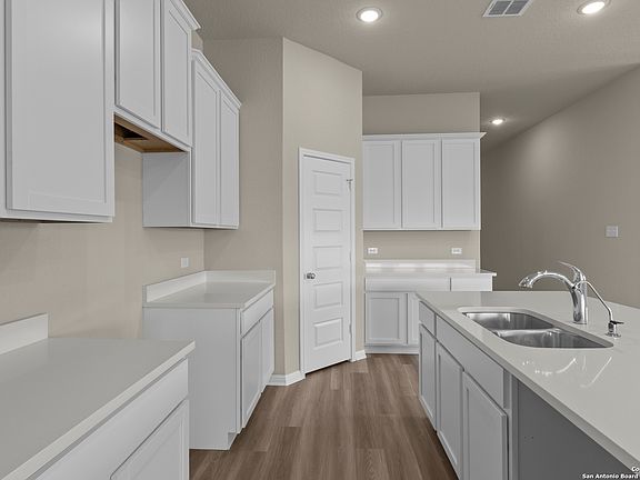 4th image of 8419 Hamrick Circle