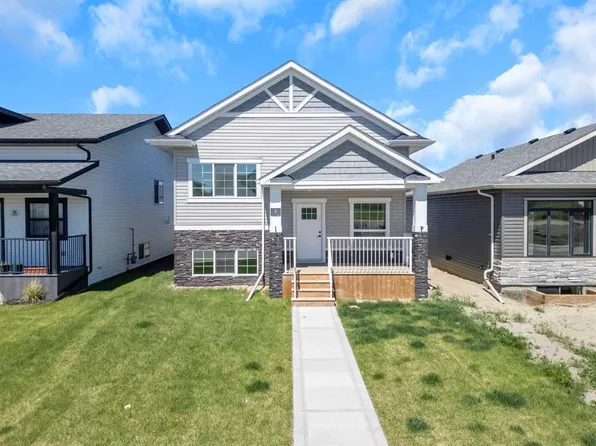 9 SE Ian Way, Sylvan Lake, AB T4S 0T6