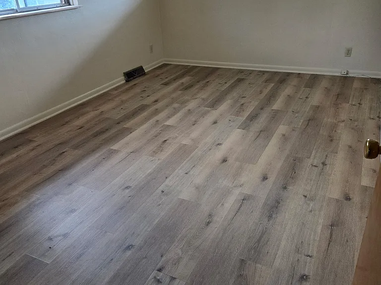 N Rockwood Dr — Photo 3