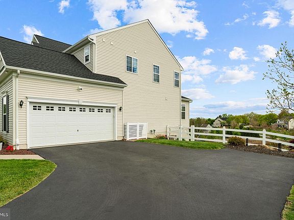 3rd image of 21 Lammey Way
