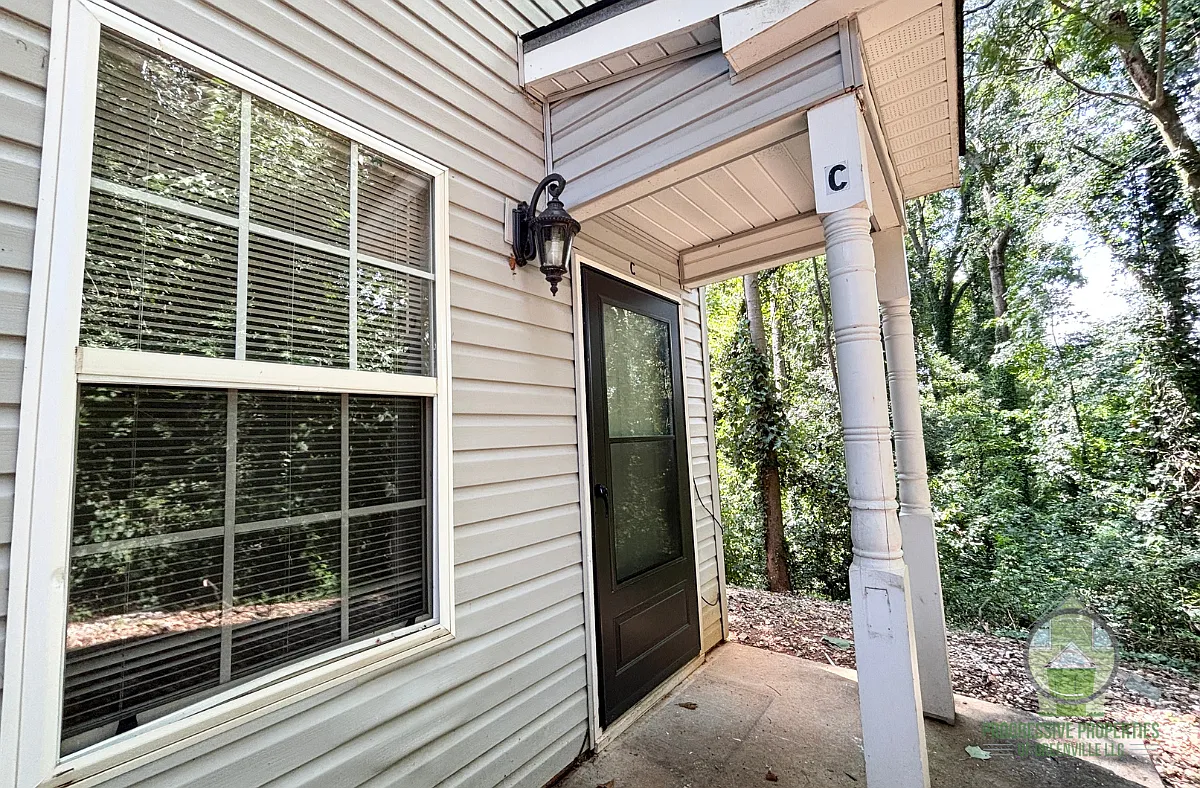 129 Harrington Avenue - C — Photo 1