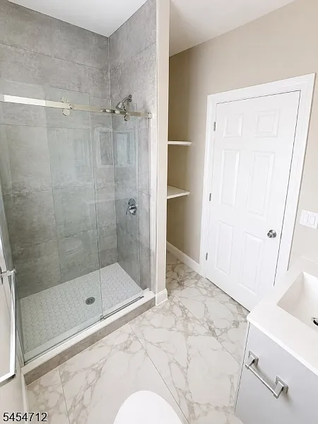 3 bed, 1.0 bath, $2,500 — Photo 4