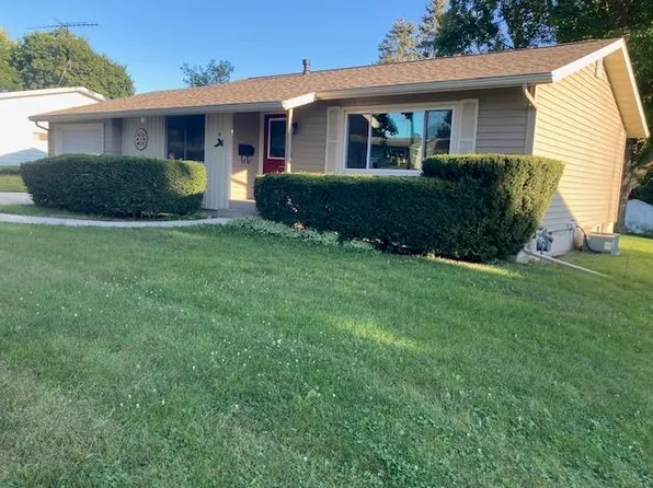 41 Lawndale Ave, Ripon, WI 54971