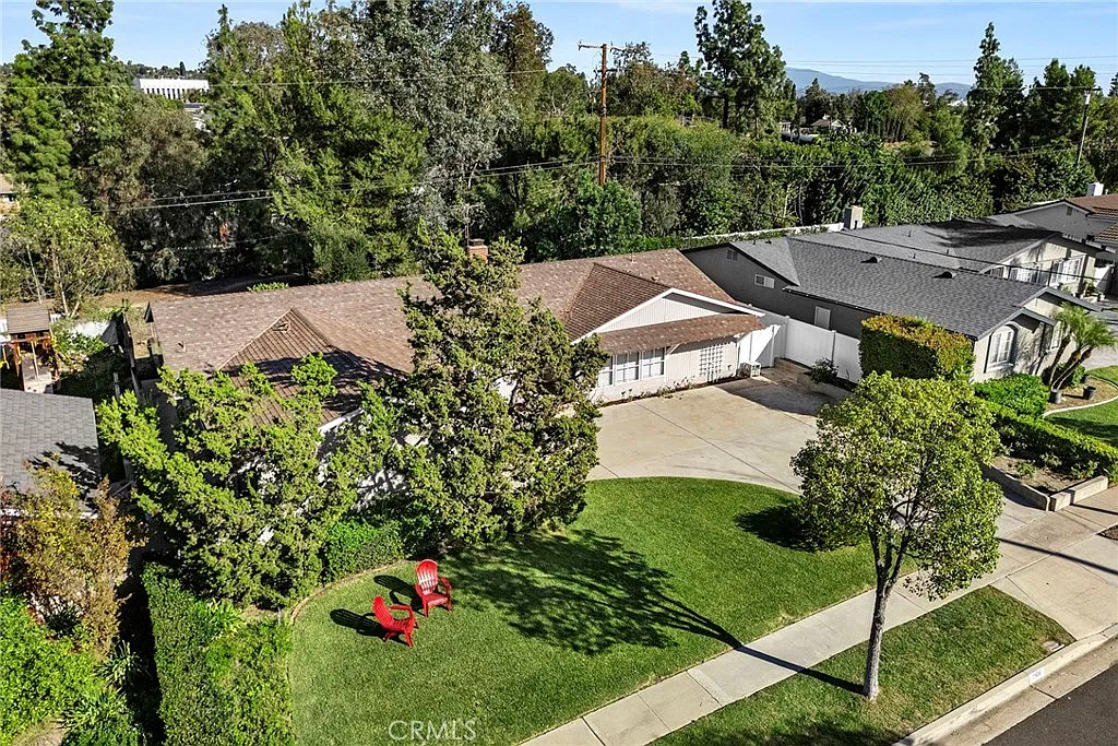 3 bed, 1997 sqft, $4,500 — Photo 1