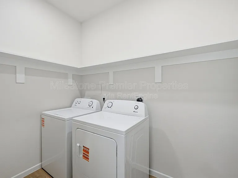 1819 Boxwood Dr — Photo 21