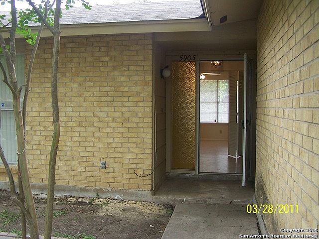 1st image of 5905 Castle Hunt Dr