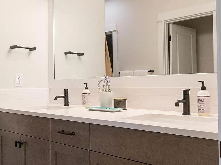 2705 Crossing Dr #2 — Photo 15