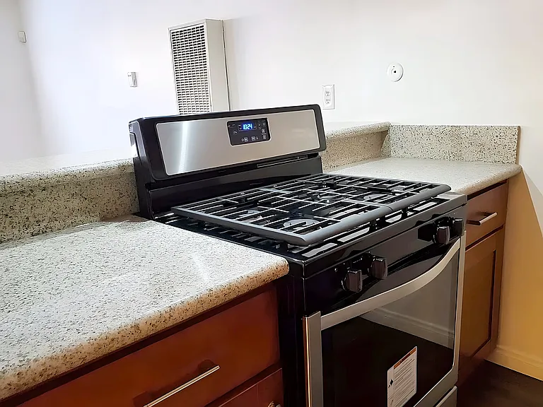 2025 Sepulveda Blvd #7 — Photo 7