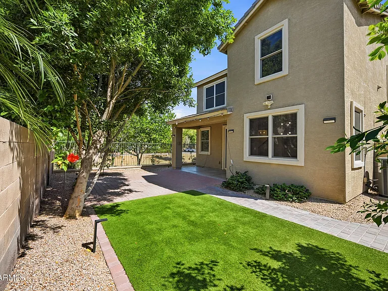 2250 E Wayland Dr — Photo 30