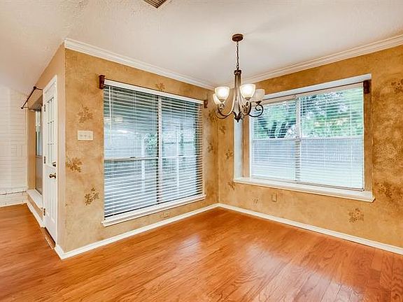 3rd image of 1909 Northglen Ave
