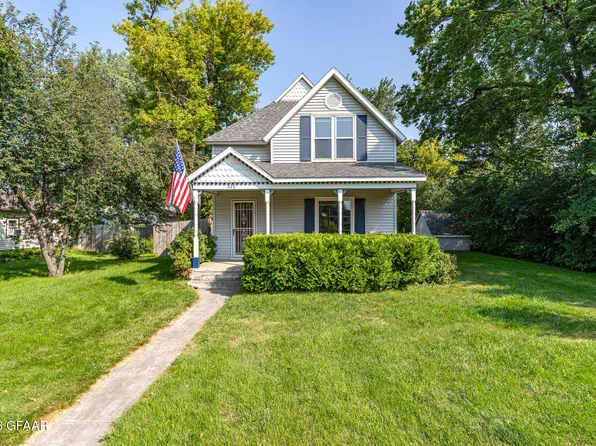323 4th St, Thompson, ND 58278