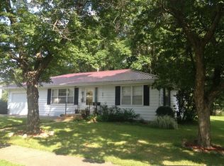 805 S Windsor St, Windsor, MO 65360