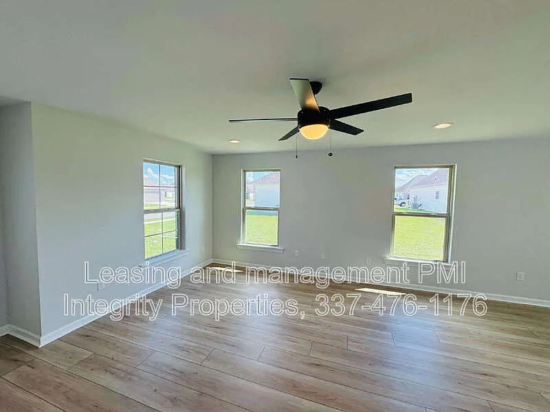 3 bed, 2.0 bath, 1394 sqft, $1,850 — Photo 4