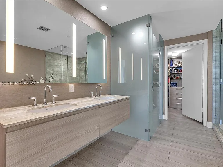 2900 NE 7th Ave #402 — Photo 25