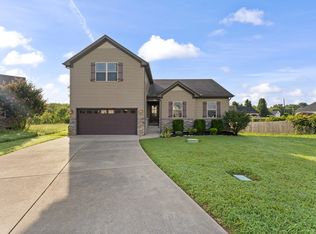 1001 Halverson Dr, Murfreesboro, TN 37128