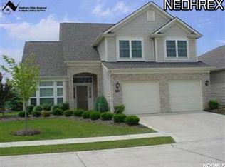 15458 Oak Hollow Ln, Strongsville, OH 44149